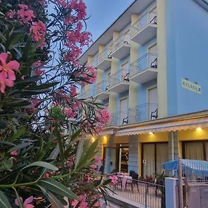 Hotel Clara